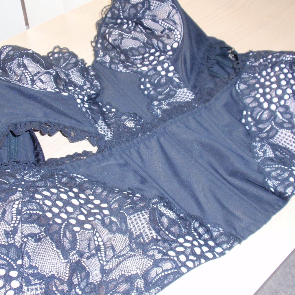 Gorgeous Corset Lingerie Nude & Black Lace - NWT - Picture 10 of 16